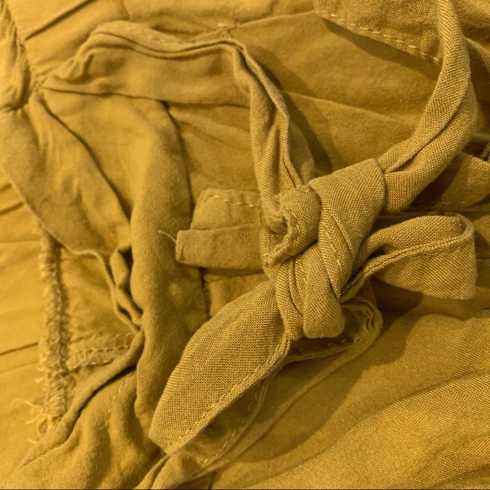 4/20$ YELLOW LIGHT PANTS SUMMER - Picture 2 of 3